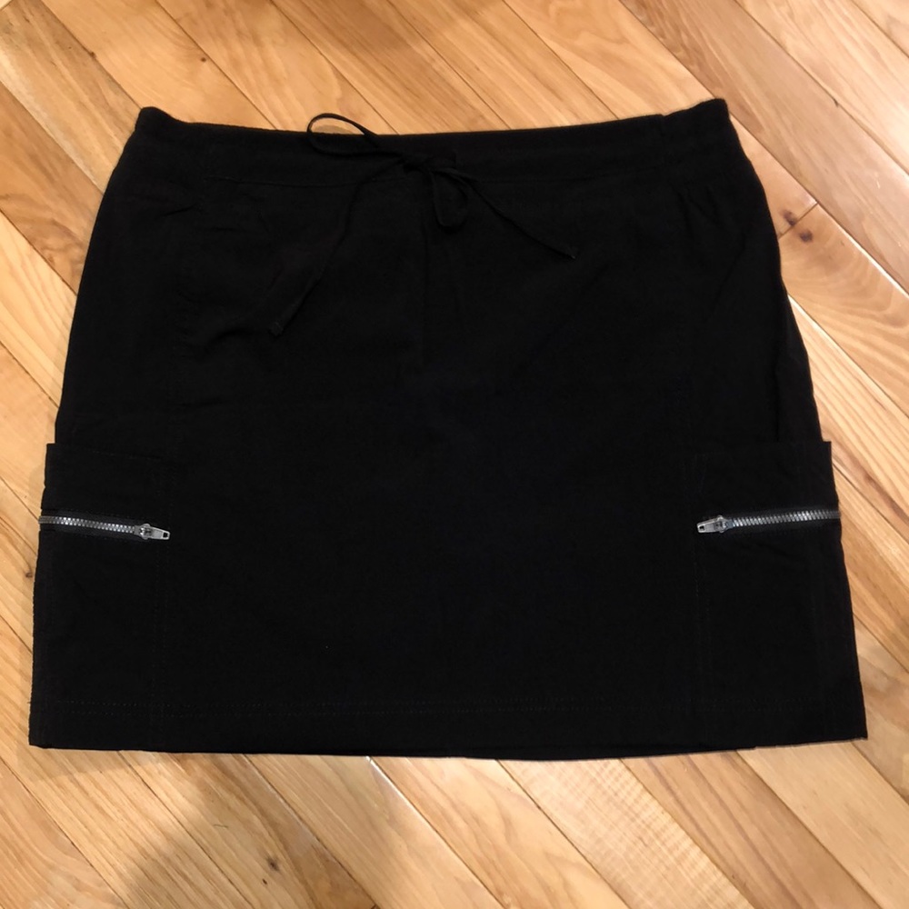 Tangerine black skirt size large